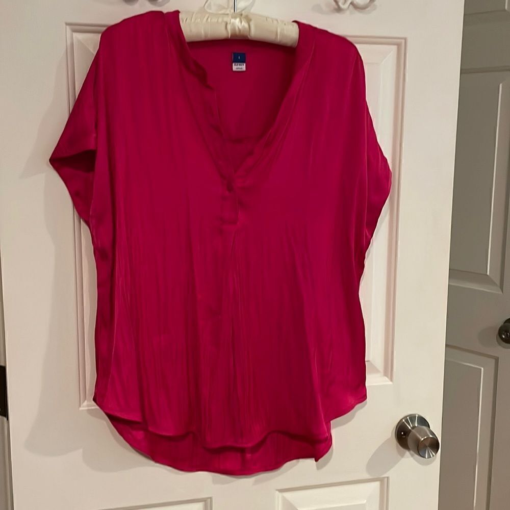 Old Navy Hot Pink Button Top ❤️